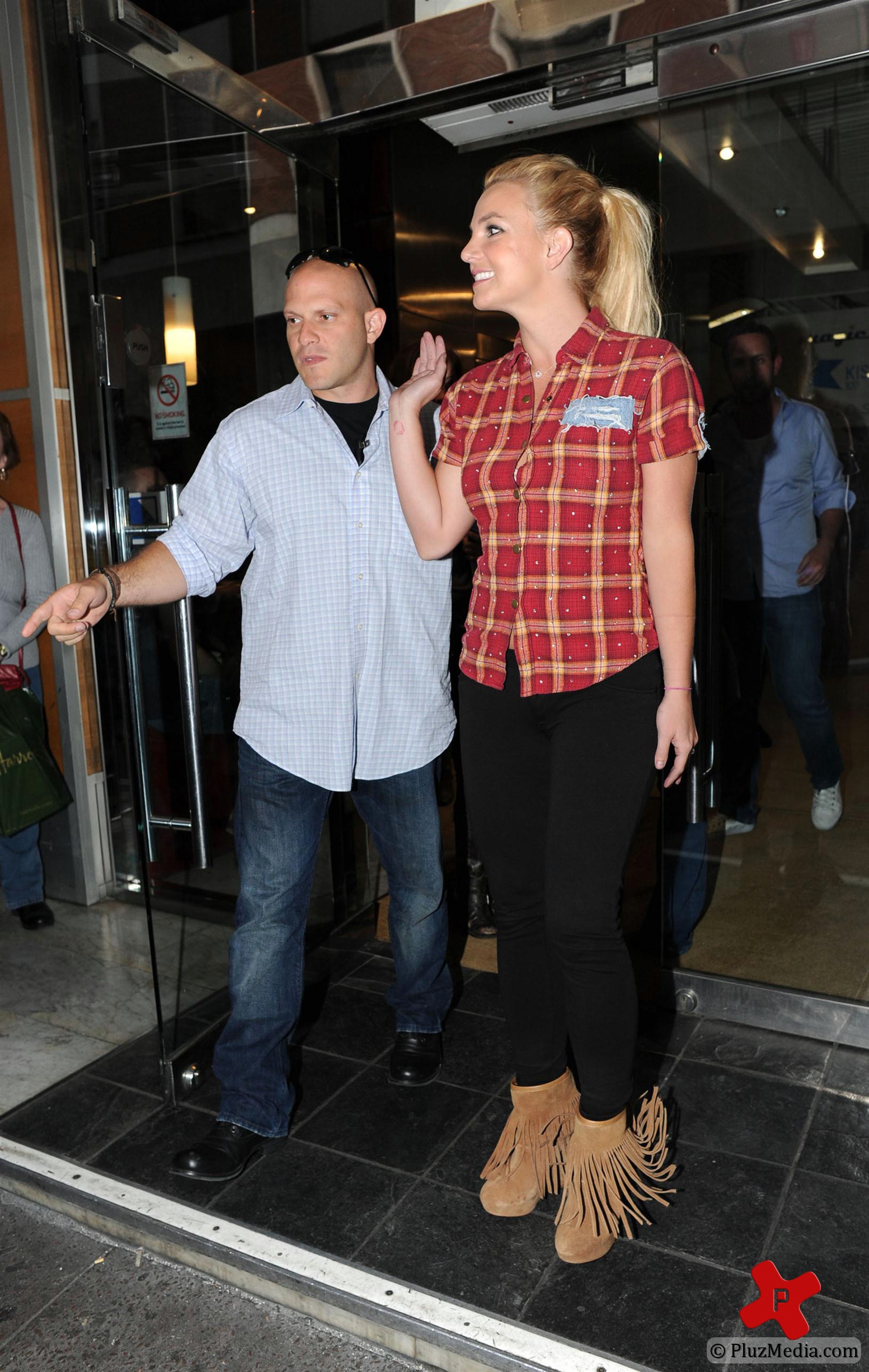 Britney Spears outside the KISS FM photos | Picture 76972